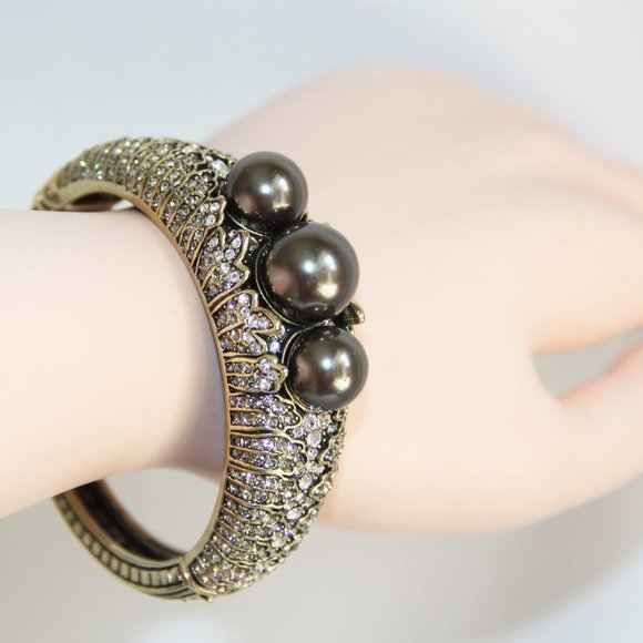 Heidi Daus Swarovski Pearl and Crystal Hinged Oval Bangle - Picture 2 of 12